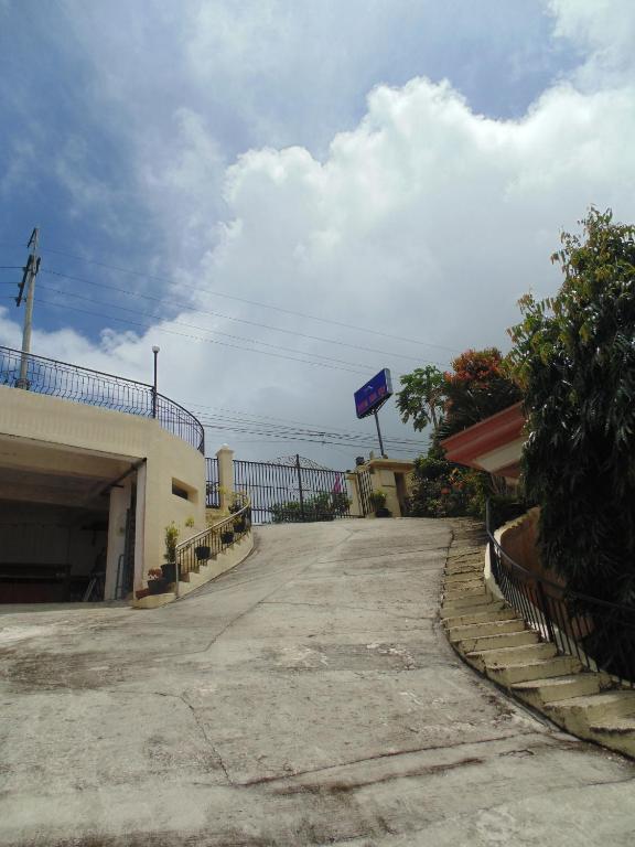 Royal Taal Inn Tagaytay City Exterior foto
