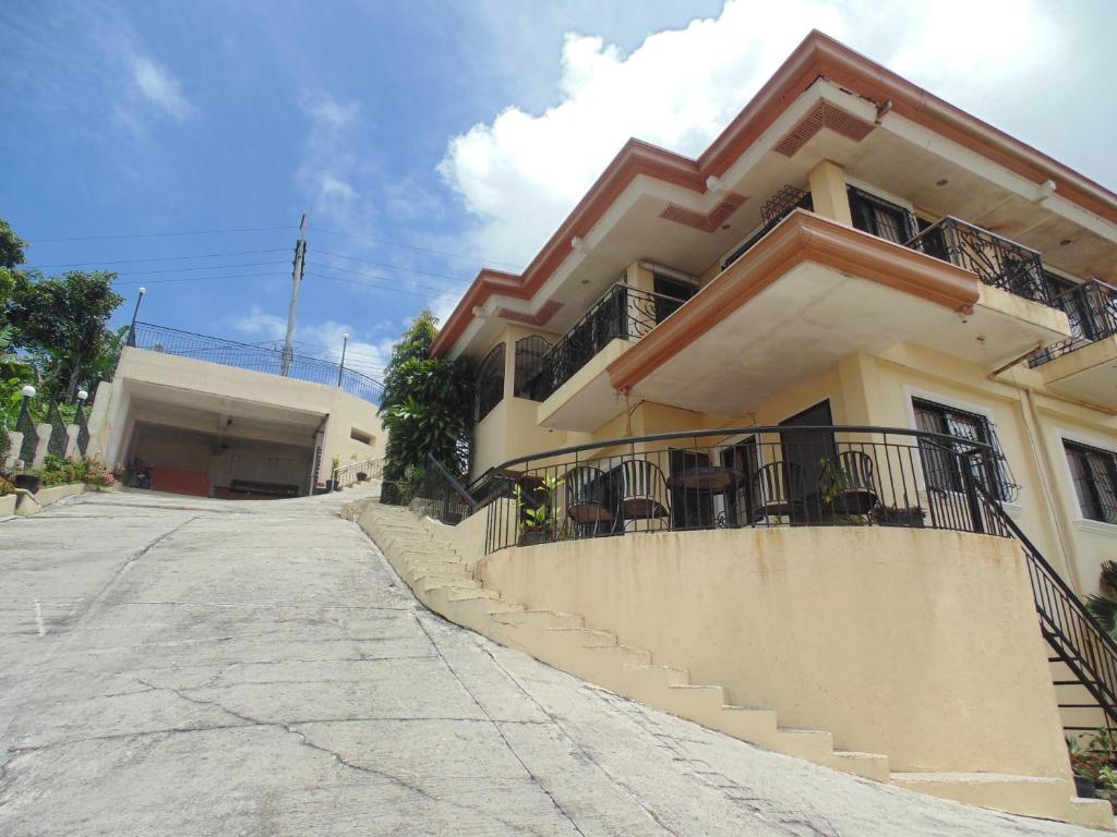 Royal Taal Inn Tagaytay City Exterior foto