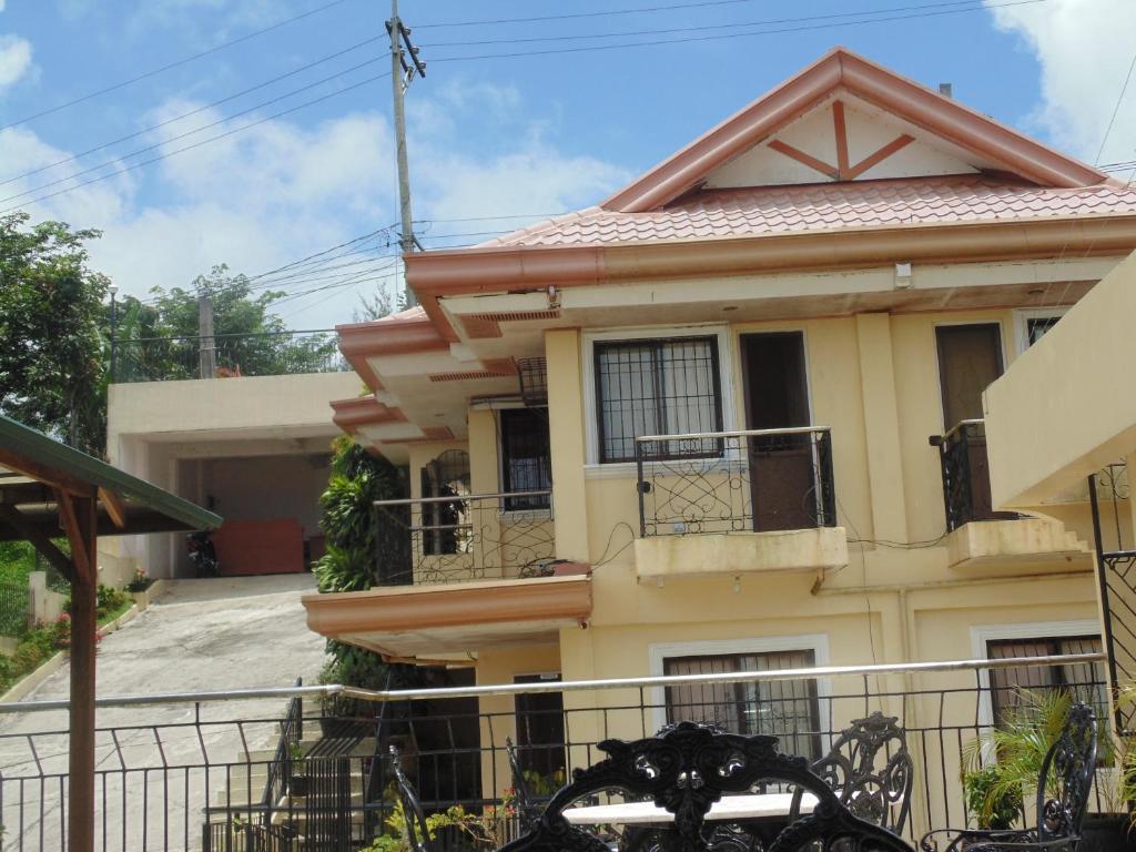 Royal Taal Inn Tagaytay City Exterior foto
