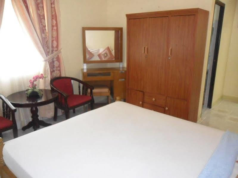 Royal Taal Inn Tagaytay City Exterior foto