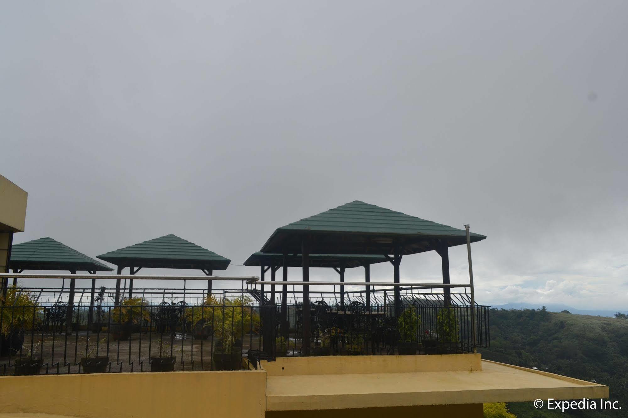 Royal Taal Inn Tagaytay City Exterior foto